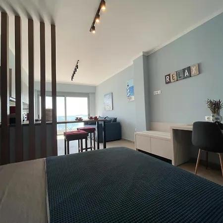 公寓 Escape Chic Studio With Seafront Patio